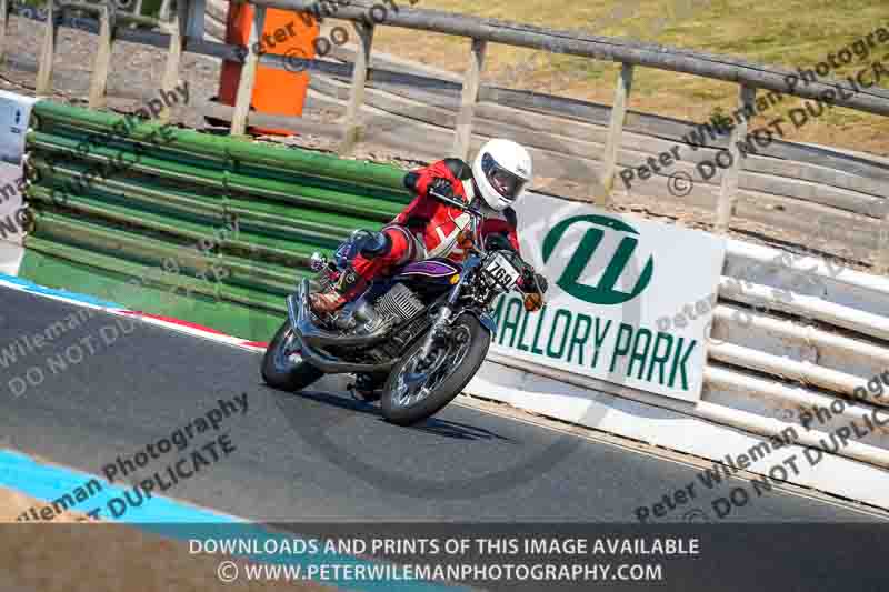 Vintage motorcycle club;eventdigitalimages;mallory park;mallory park trackday photographs;no limits trackdays;peter wileman photography;trackday digital images;trackday photos;vmcc festival 1000 bikes photographs